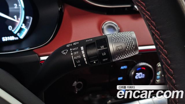 Genesis GV70 2023 — photo 32