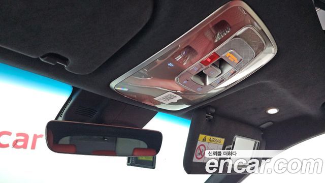 Genesis GV70 2023 — photo 34