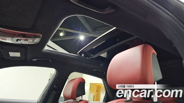 Genesis GV70 2023 — photo 35