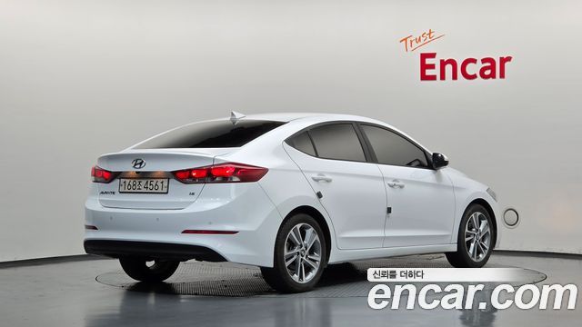 Hyundai AVANTE 2018 — photo 2