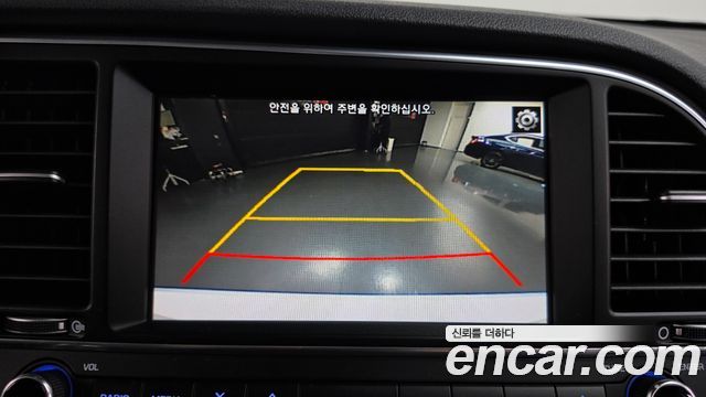 Hyundai AVANTE 2018 — photo 19