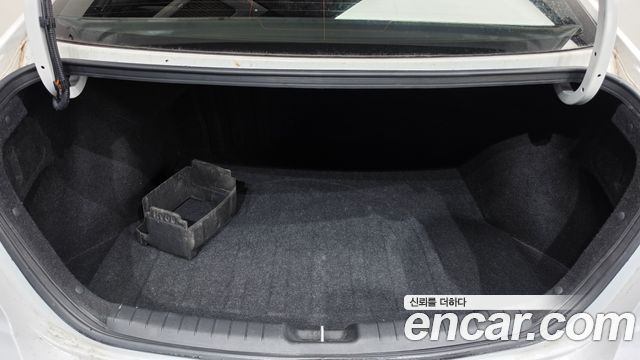 Hyundai AVANTE 2018 — photo 21