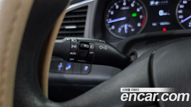 Hyundai AVANTE 2018 — photo 22