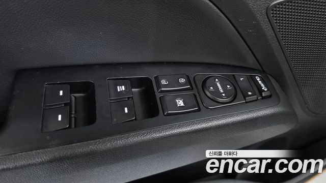 Hyundai AVANTE 2018 — photo 24