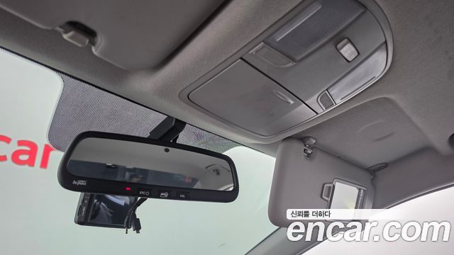 Hyundai AVANTE 2018 — photo 25