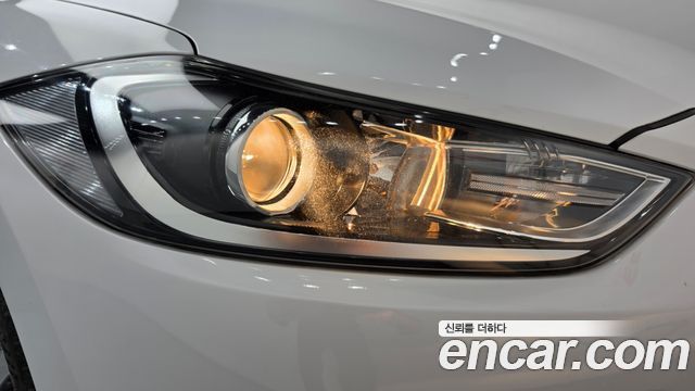 Hyundai AVANTE 2018 — photo 8