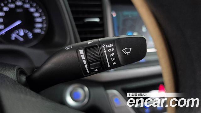 Hyundai AVANTE 2018 — photo 27
