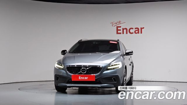 Volvo V40 2019 — photo 3
