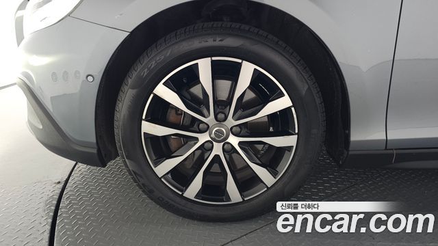 Volvo V40 2019 — photo 5
