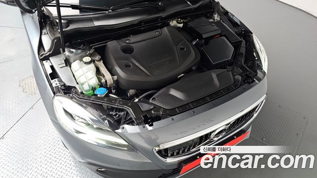 Volvo V40 2019 — photo 6