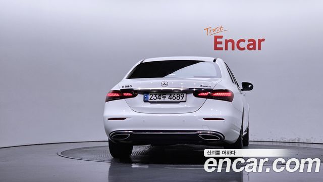 Mercedes-Benz E-Class 2021 — photo 4