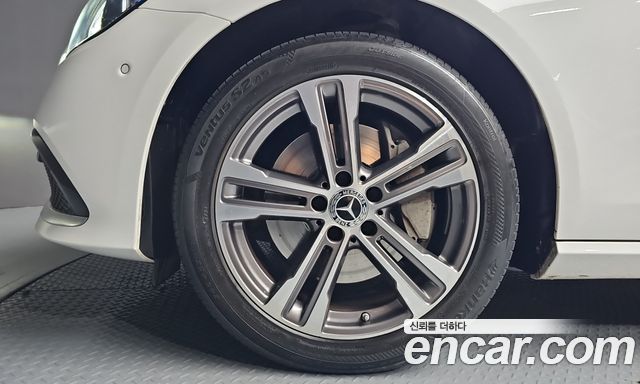 Mercedes-Benz E-Class 2021 — photo 5