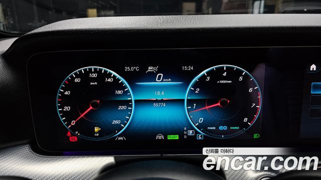 Mercedes-Benz E-Class 2021 — photo 11