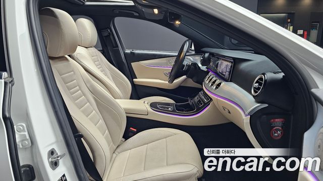 Mercedes-Benz E-Class 2021 — photo 17