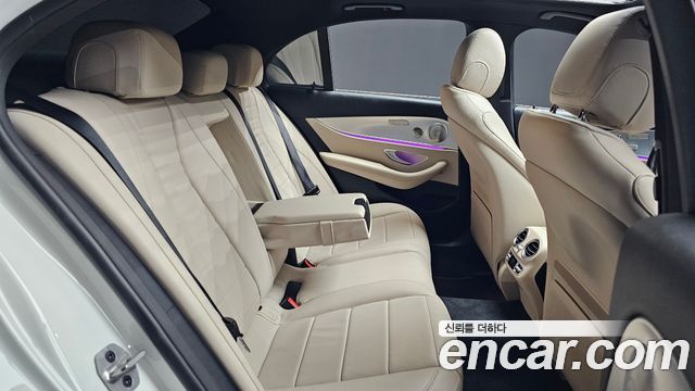 Mercedes-Benz E-Class 2021 — photo 18