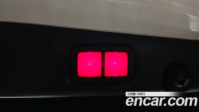 Mercedes-Benz E-Class 2021 — photo 26