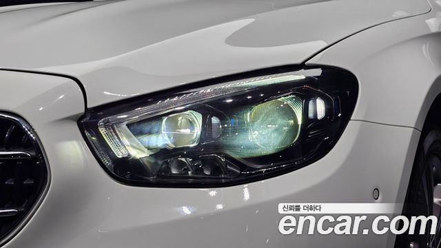 Mercedes-Benz E-Class 2021 — photo 8