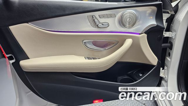 Mercedes-Benz E-Class 2021 — photo 14