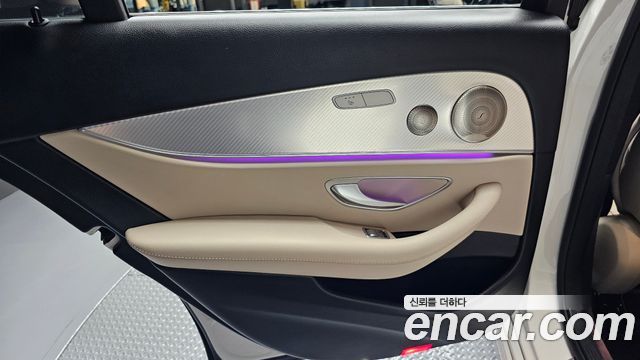 Mercedes-Benz E-Class 2021 — photo 15