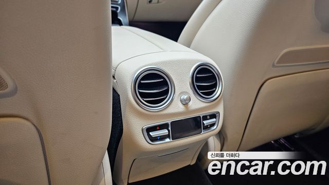 Mercedes-Benz E-Class 2021 — photo 29