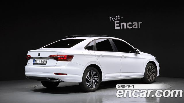 Volkswagen Jetta 2021 — photo 2