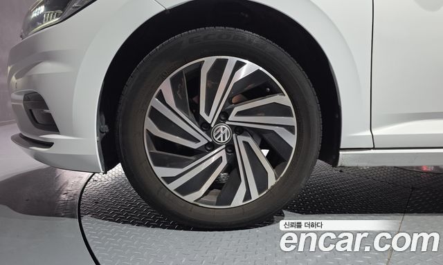 Volkswagen Jetta 2021 — photo 5
