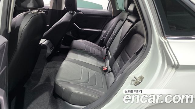 Volkswagen Jetta 2021 — photo 17
