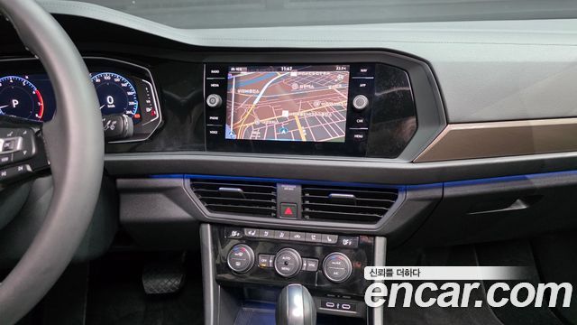 Volkswagen Jetta 2021 — photo 23