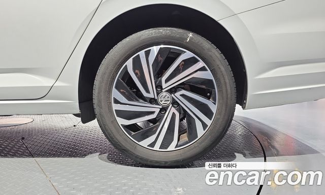 Volkswagen Jetta 2021 — photo 7