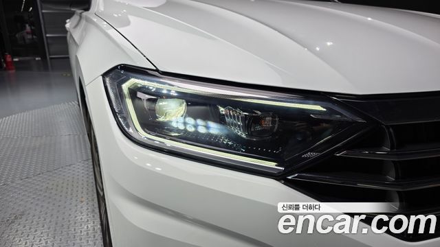 Volkswagen Jetta 2021 — photo 8