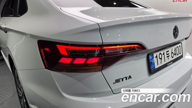 Volkswagen Jetta 2021 — photo 9