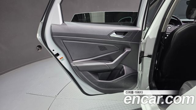 Volkswagen Jetta 2021 — photo 15