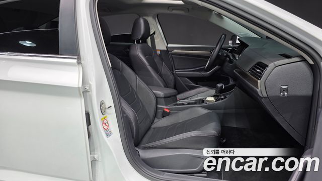 Volkswagen Jetta 2021 — photo 16