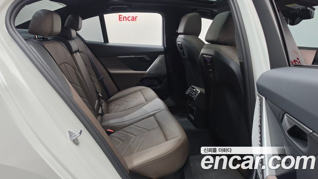 BMW 5-Series 2025 — photo 17
