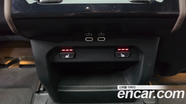 BMW 5-Series 2025 — photo 19