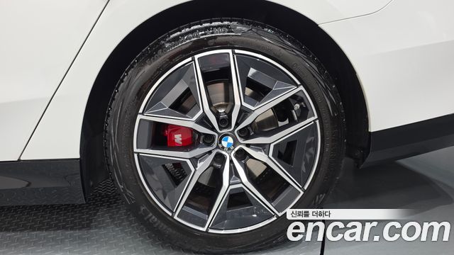 BMW 5-Series 2025 — photo 7