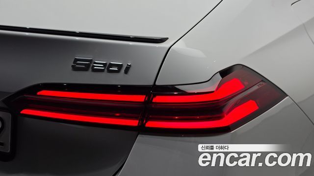 BMW 5-Series 2025 — photo 9