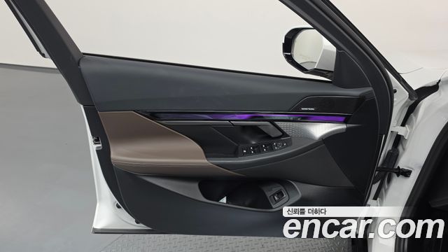 BMW 5-Series 2025 — photo 14