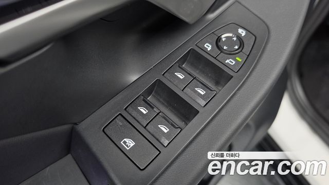 BMW 5-Series 2025 — photo 28