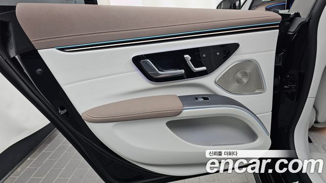 Mercedes-Benz EQS 2022 — photo 15