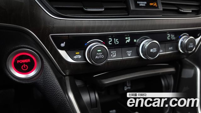 Honda Accord 2018 — photo 25