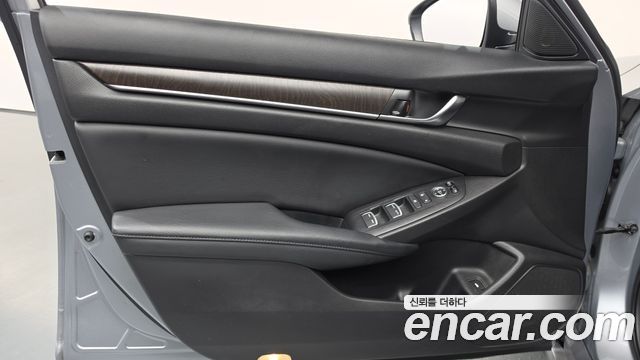Honda Accord 2018 — photo 14