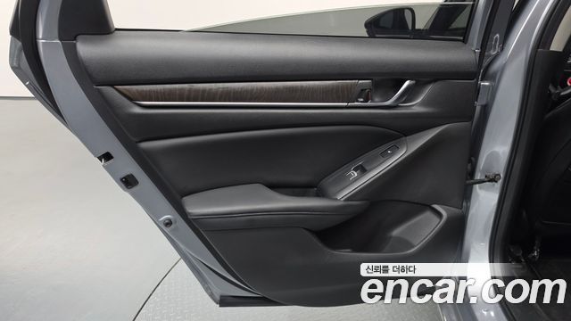 Honda Accord 2018 — photo 15
