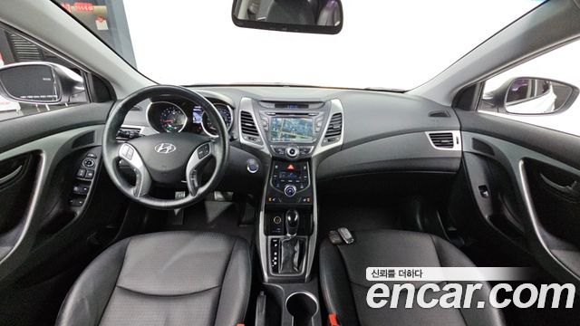 Hyundai AVANTE 2016 — photo 10