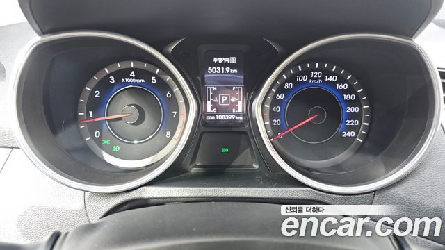 Hyundai AVANTE 2016 — photo 11