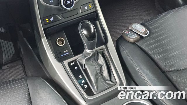 Hyundai AVANTE 2016 — photo 12