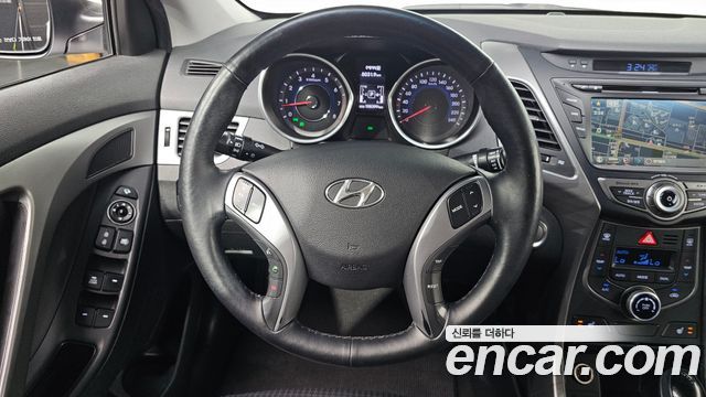 Hyundai AVANTE 2016 — photo 19