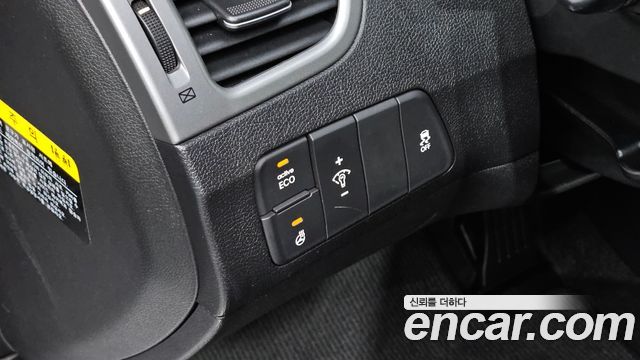 Hyundai AVANTE 2016 — photo 25