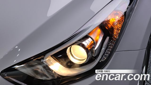 Hyundai AVANTE 2016 — photo 8