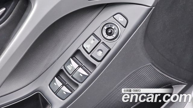 Hyundai AVANTE 2016 — photo 27